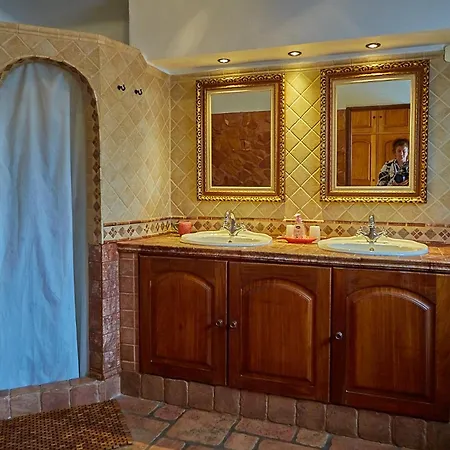 Gorgeous Villa, Ideally Located, With Pool, Ocean Views, Airco, Great For Families