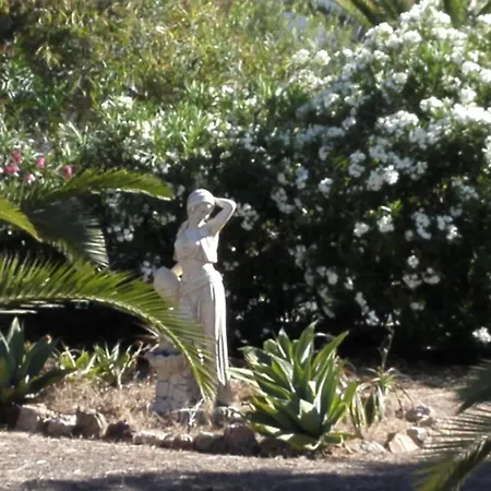 Gorgeous Villa, Ideally Located, With Pool, Ocean Views, Airco, Great For Families וילה קארבואירו