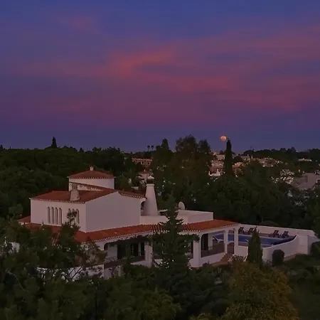 Gorgeous Villa, Ideally Located, With Pool, Ocean Views, Airco, Great For Families וילה